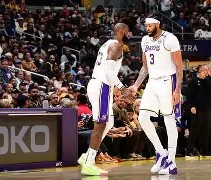 AYX-浓眉哥巅峰对决，Scout与50激战加拿大队分钟，突破纪录胜负难料！的简单介绍