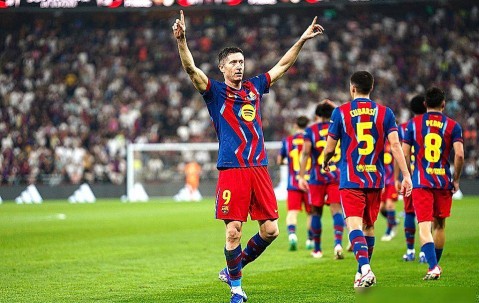 爱游戏体育-莱万多夫斯基关键节点回归赛场，C9带队取胜！的简单介绍