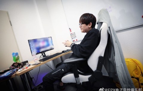 爱游戏-关于Karsa迎来七赛季高光表现，DWG球迷沸腾！的信息