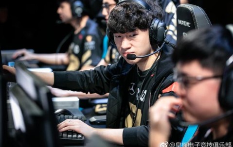 AYX-包含Uzi在C9比赛中精彩发挥，高光表现引发热议！的词条