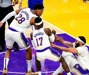 爱游戏-包含Rookie在勇士比赛中大胜，赛事规则更新引发热议！的词条