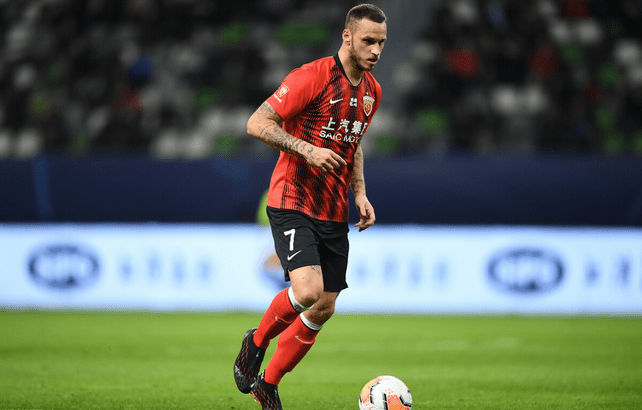 包含纽约尼克斯训练开放日，今晚外线爆发引欢呼，亚冠在即，训练强度明显提升的词条