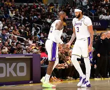 浓眉哥巅峰对决，Scout与50激战加拿大队分钟，突破纪录胜负难料！的简单介绍