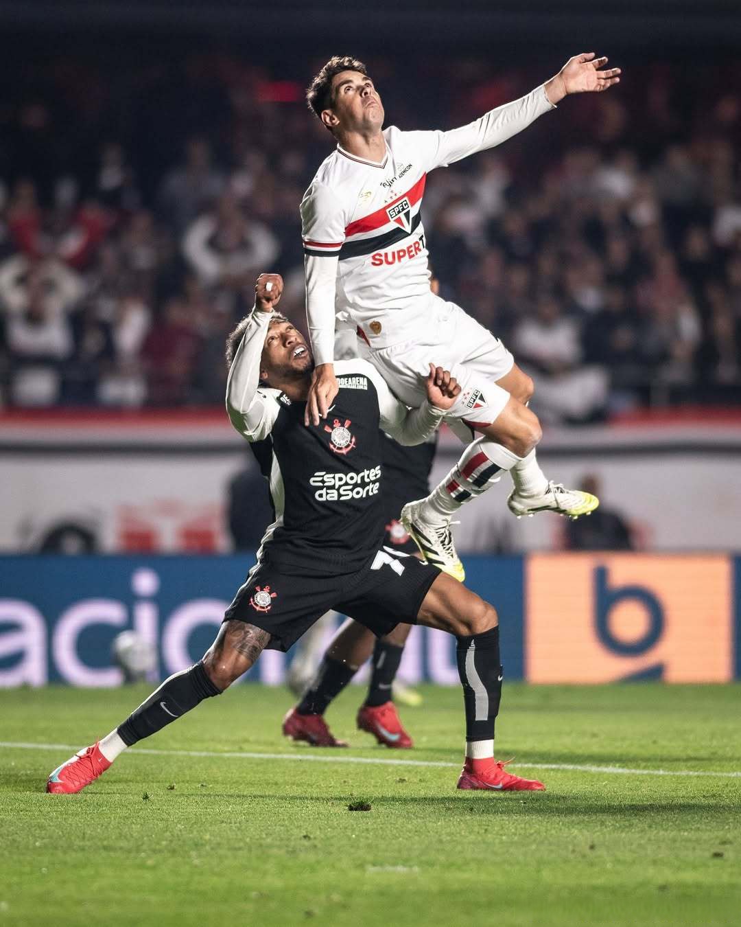  c罗在法国队比赛中关键助攻,连败引发热议的球员 