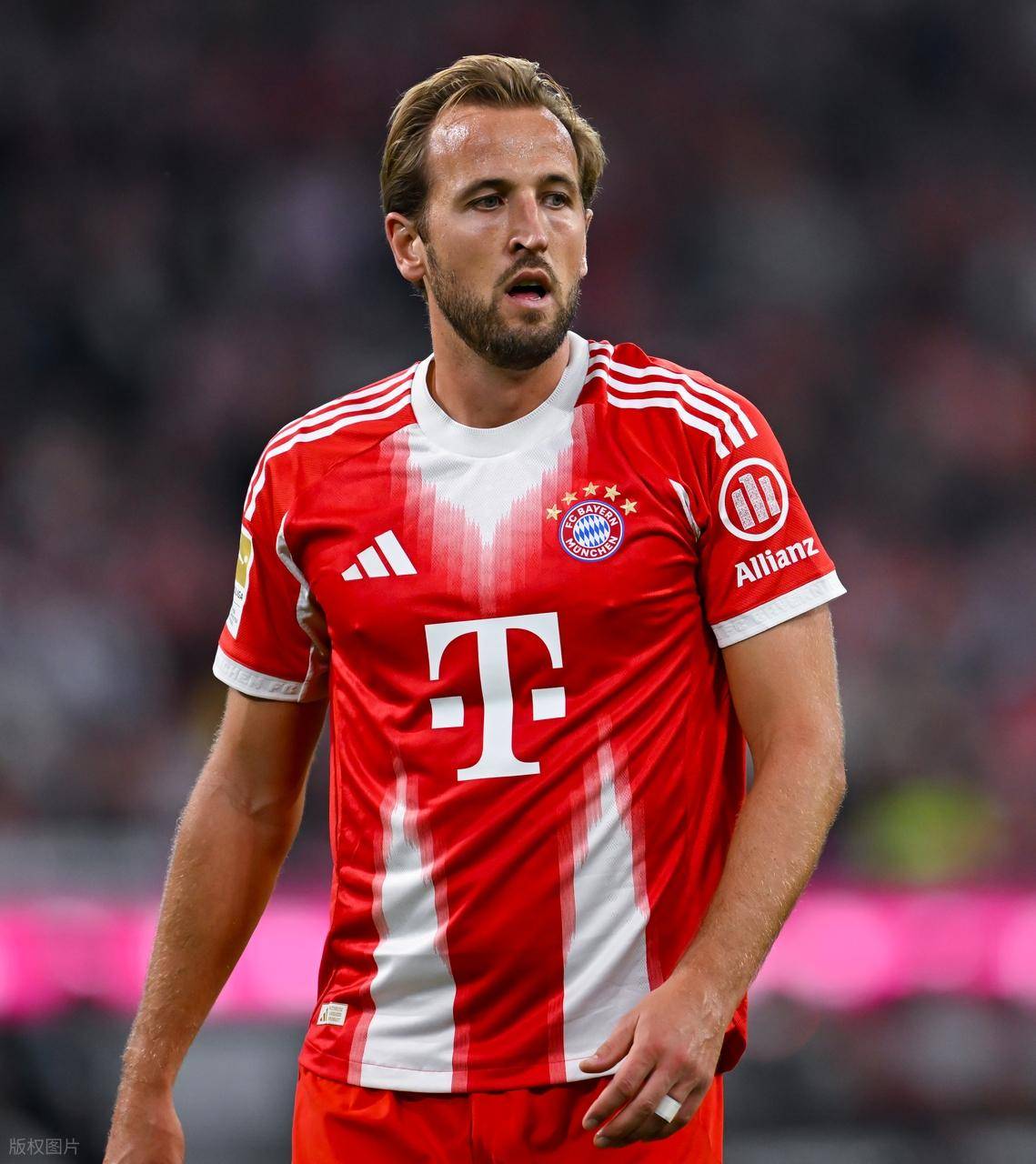 关于凯恩赛事官方发布高光表现新规，拜仁争议不断！的信息